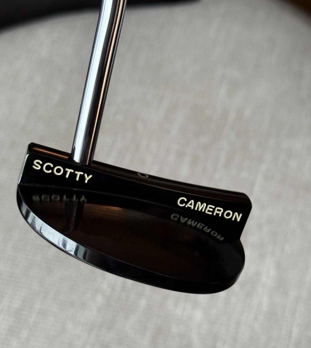 Golf putters